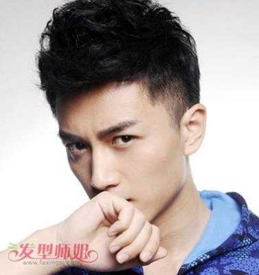正三角适合什么发型（正三角形脸型的男生适合什么发型）