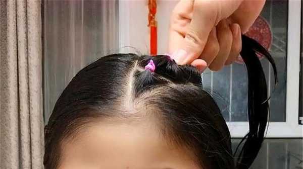 额头高怎么扎头发好看（额头高的宝宝怎么扎好看）