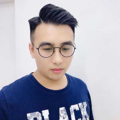 头发硬怎么快速弄背头（头发硬怎么快速弄背头呢）
