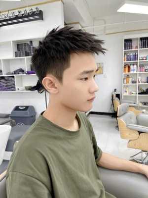男生头发有什么样的发型（男生头发有什么样的发型好看）