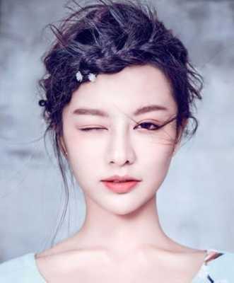 认真看看谢谢。是瓜子脸，还是西瓜子脸,西瓜子脸是什么样子的