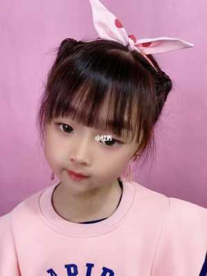三岁小孩怎么扎头发（学生扎什么头发好看12-14岁简单）