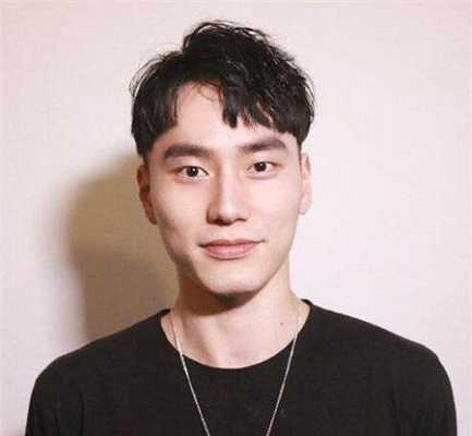 男士七分头自己怎么吹,三七分刘海男生发型怎么吹