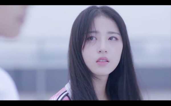 周雨彤雪姬发型怎么（我与你的光年距离讲的是什么）