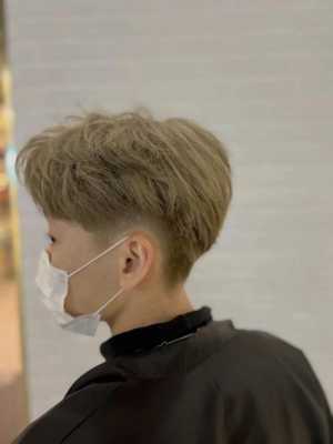 男生染什么色（男生染什么色比较好看）