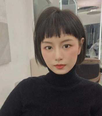 短头发刘海怎么弄好看（短刘海怎么处理好看）