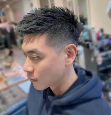 男生头发又短又像刺猬，怎么处理,头顶头发少适合什么发型男士
