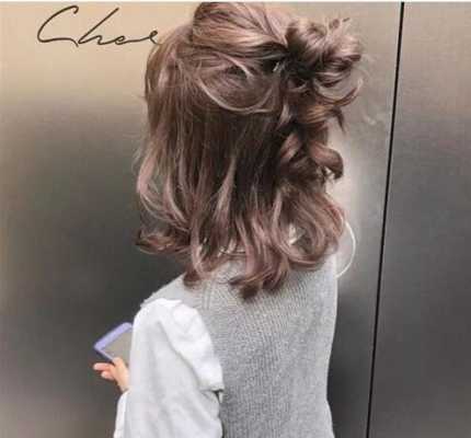 烫发后怎么半扎好看,短烫发怎么扎半丸子头好看