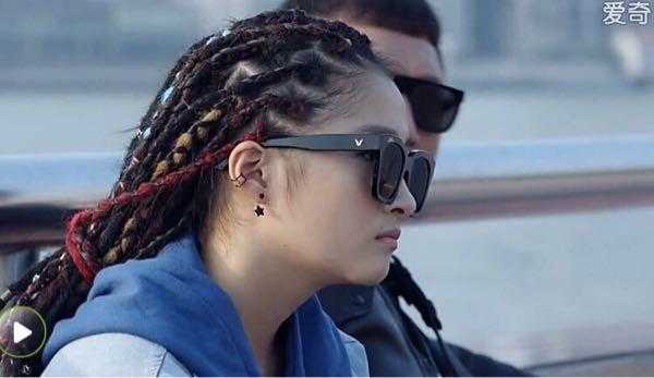 满头小辫子怎么编教程（满头小辫子怎么编教程视频）