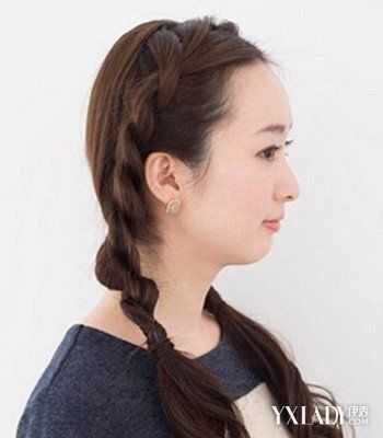 怎么扎左右两个辫子（怎么扎左右两个辫子好看）