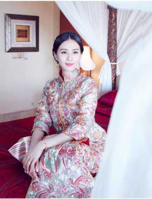 刘诗诗新娘发型怎么编（刘诗诗新娘发型怎么编的）