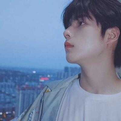 什么脸是好看的男生（什么脸是好看的男生图片）