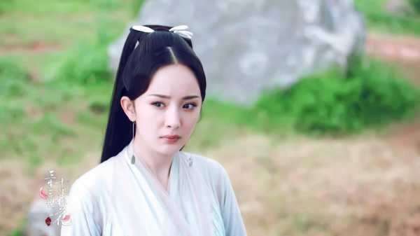 杨幂在三生三世十里桃花里都演什么人,杨幂半扎头发图片