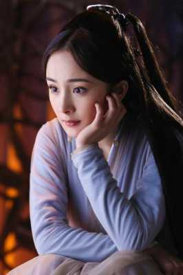 杨幂在三生三世十里桃花里都演什么人,杨幂半扎头发图片