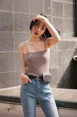 吊带搭配什么外套（夏天穿吊带外面配什么外搭）