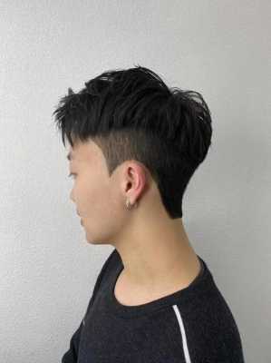 男生脸圆什么发型（男生脸圆适合什么样的发型）
