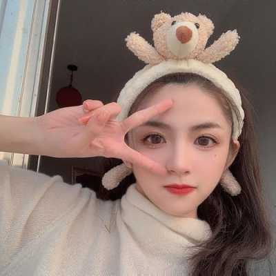 脸大的怎么带发箍好看（头大脸大的人适合带发箍吗，脸大的适合戴哪）
