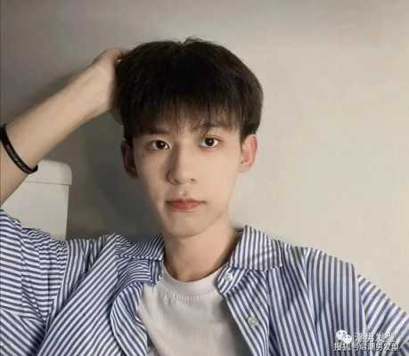 齐刘海长了怎么弄好看些,男刘海长了怎么自己剪
