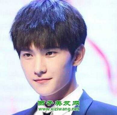 齐刘海长了怎么弄好看些,男刘海长了怎么自己剪