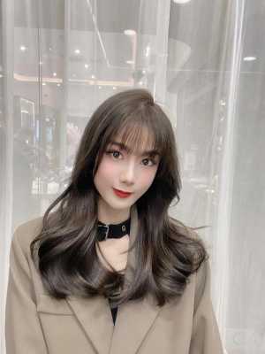 今年流行什么发型好看（今年流形什么颜色头发）