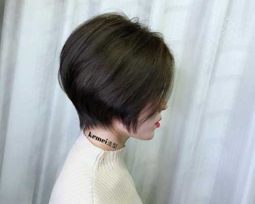 短发怎么蓬松不贴头皮,短发不烫怎么样才好看女