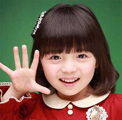 2岁小女童发型,剪什么头发型好看女生